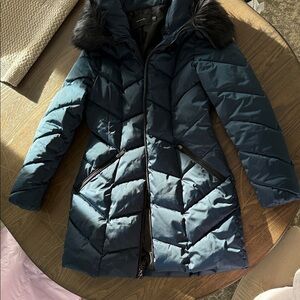 Beautiful Women's navy Tahari Jacket with Faux Fur Hood